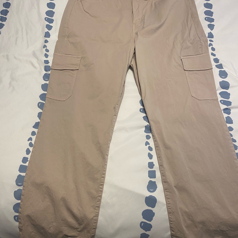 Women’s Tan Cargo Pants
